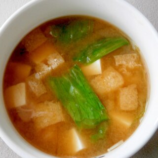 レタスと豆腐の味噌汁